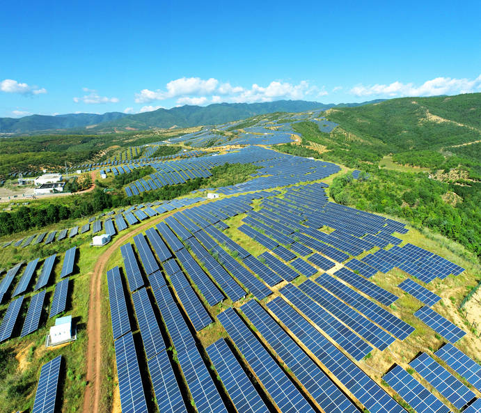 永仁：荒山“种太阳” 光伏产业走出 绿色发展之路