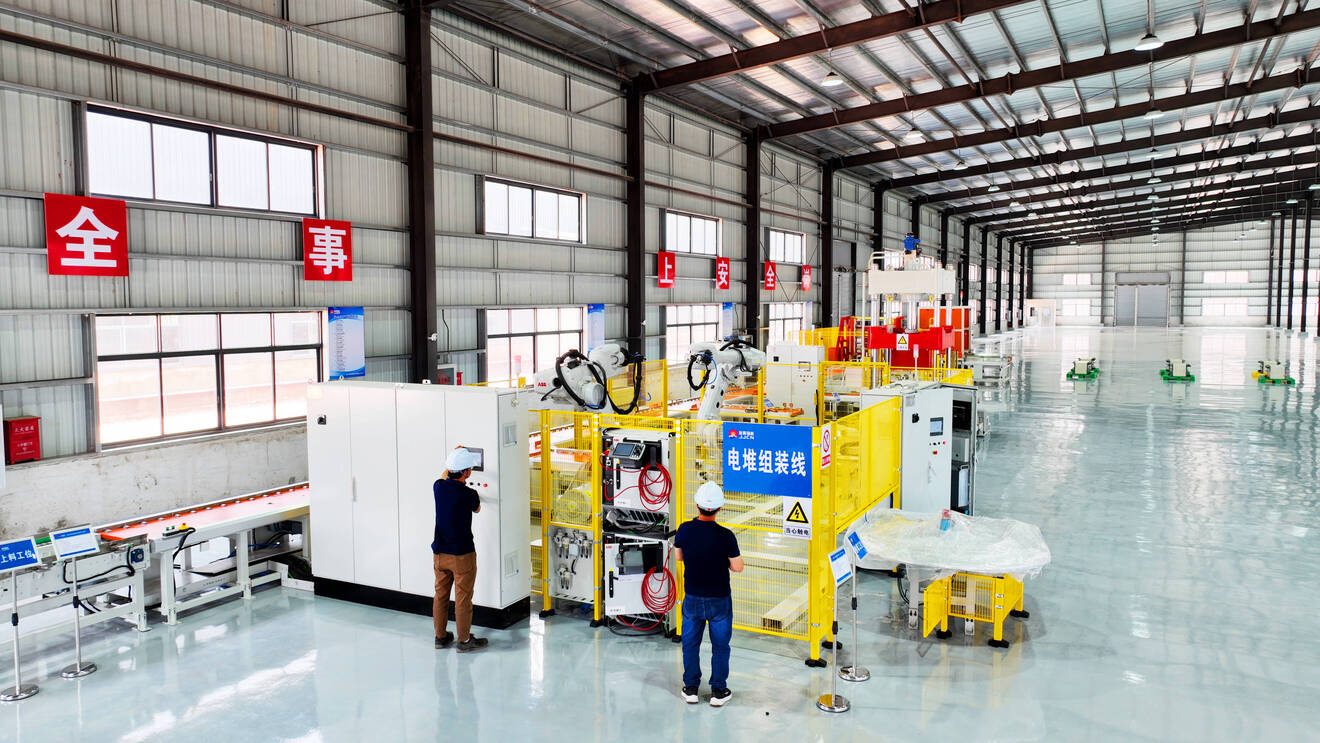 仁县首条全钒液流储能系统电堆生产线投产6.jpg 仁县首条全钒液流储能系统电堆生产线投产6.jpg