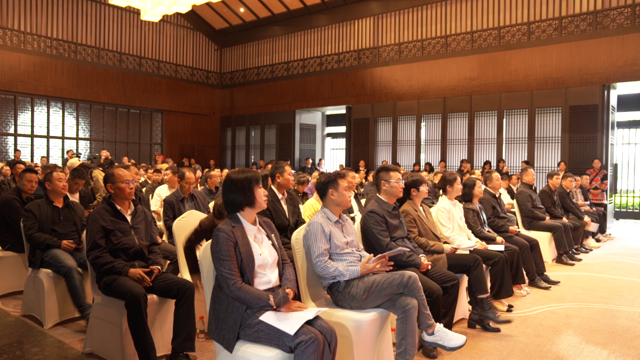 发布会.jpg 发布会.jpg